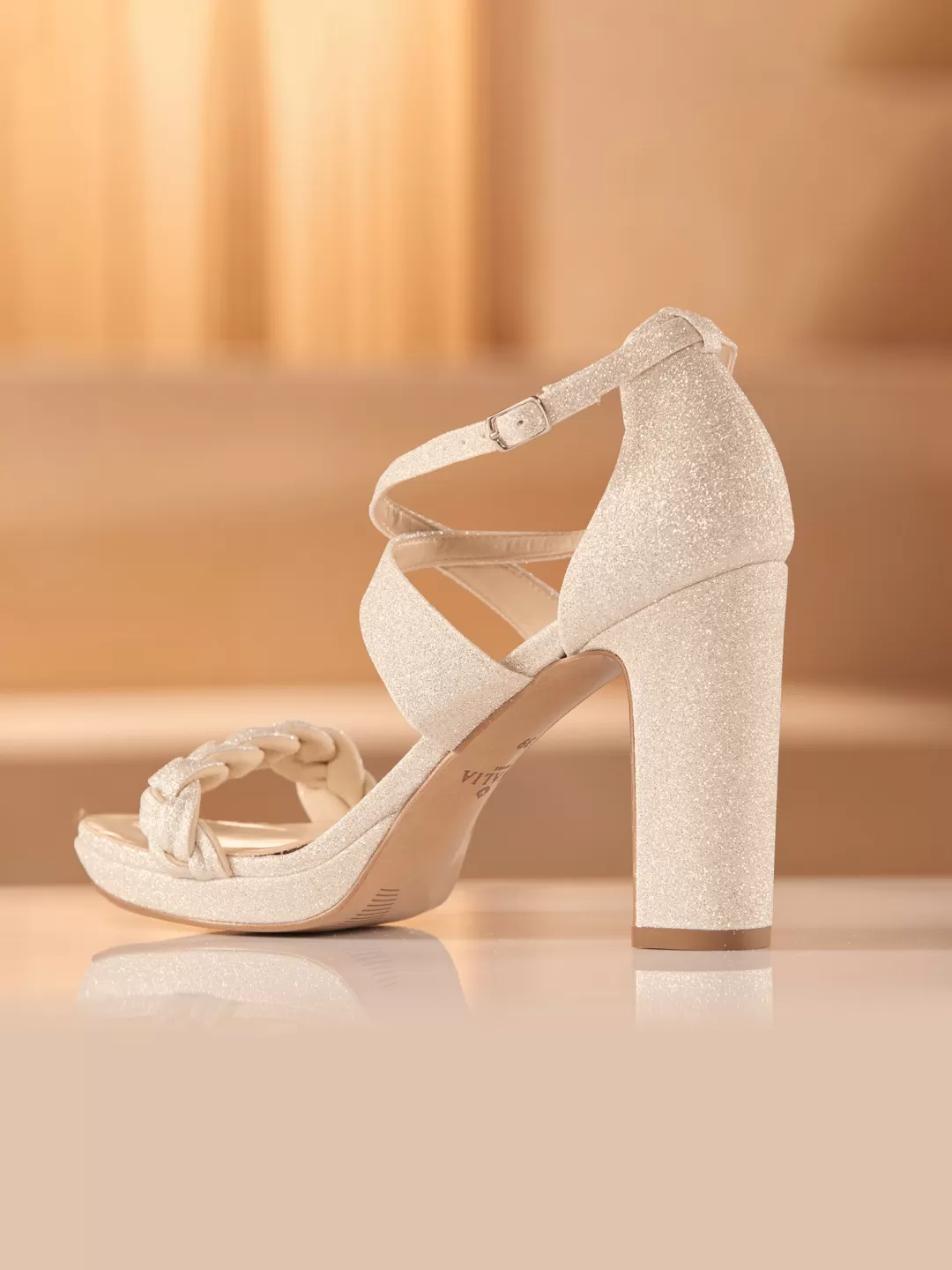 Store TP Kjoler Avalia - Goja Heeled Sandal - White