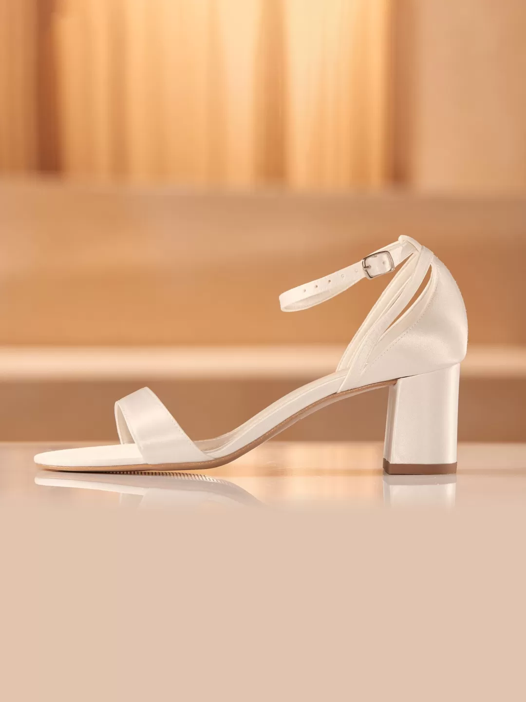 Shop TP Kjoler Avalia - Tina Heeled Sandal - White