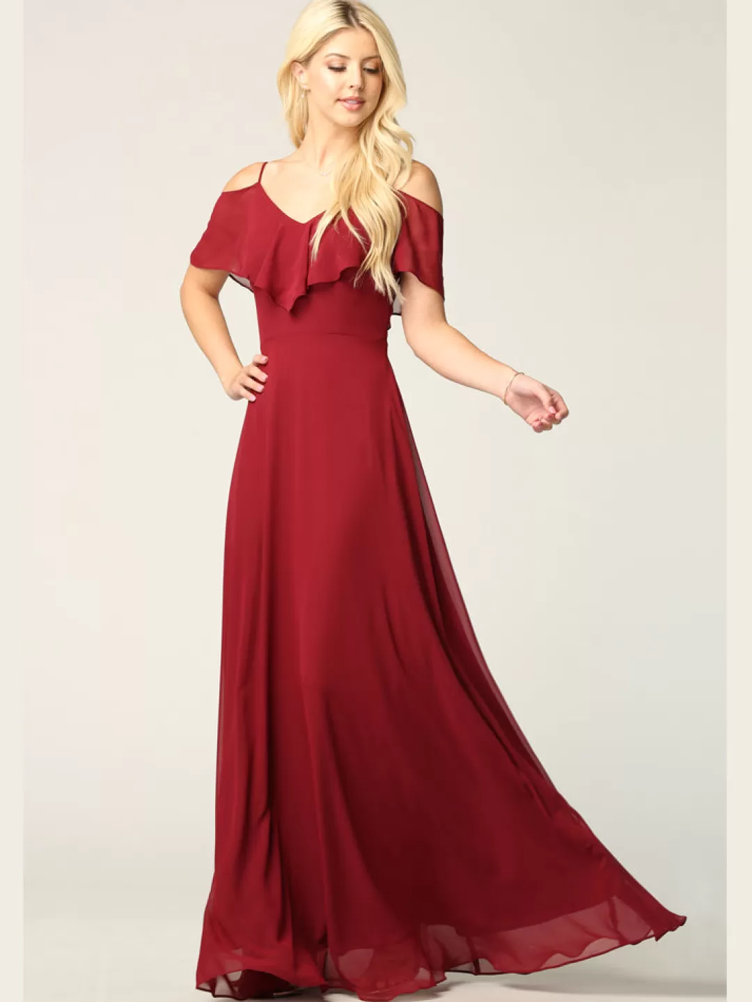 Clearance TP Kjoler Chiffonkjole med cold shoulder