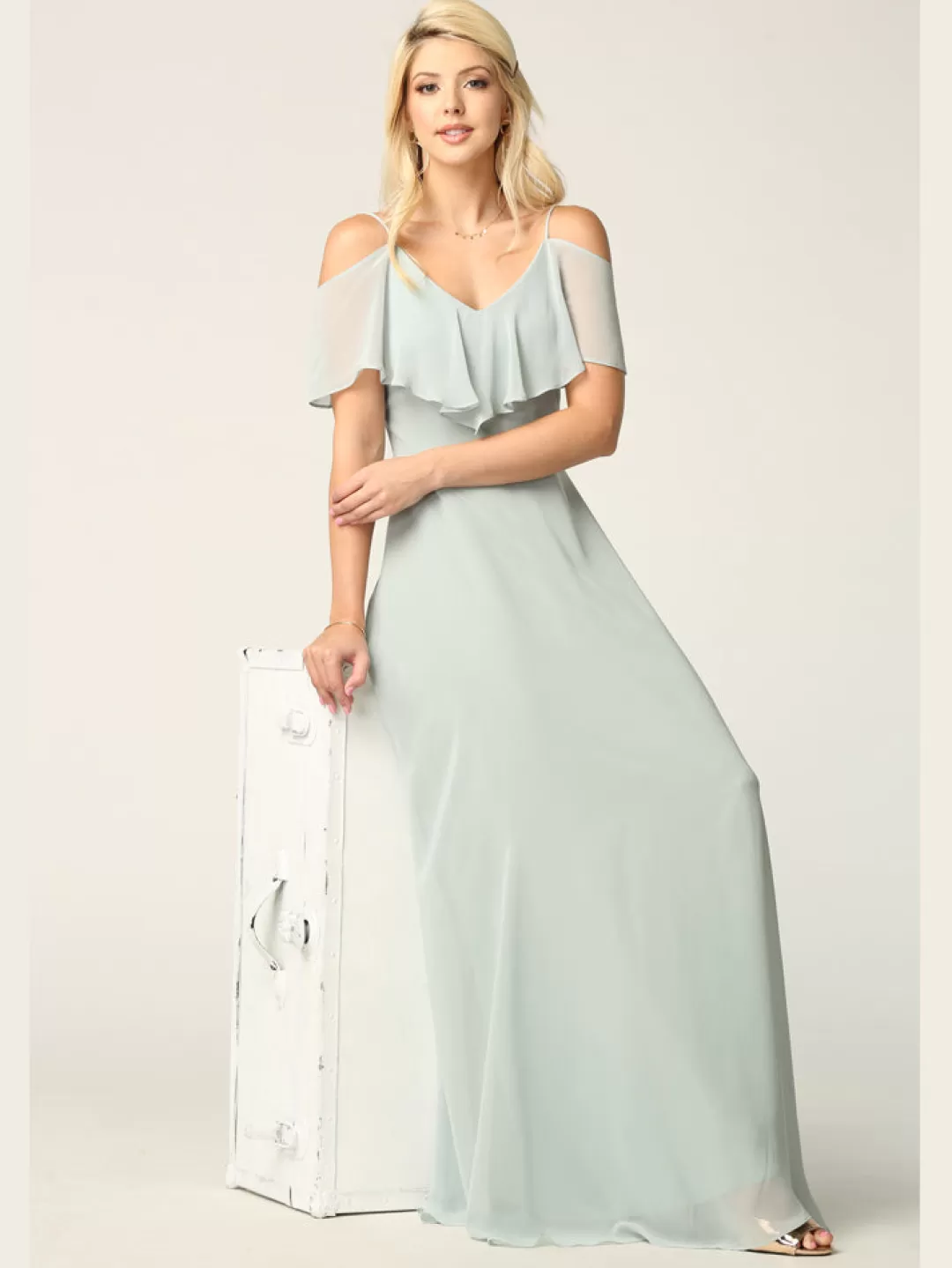 Sale TP Kjoler Cold shoulder chiffonkjole