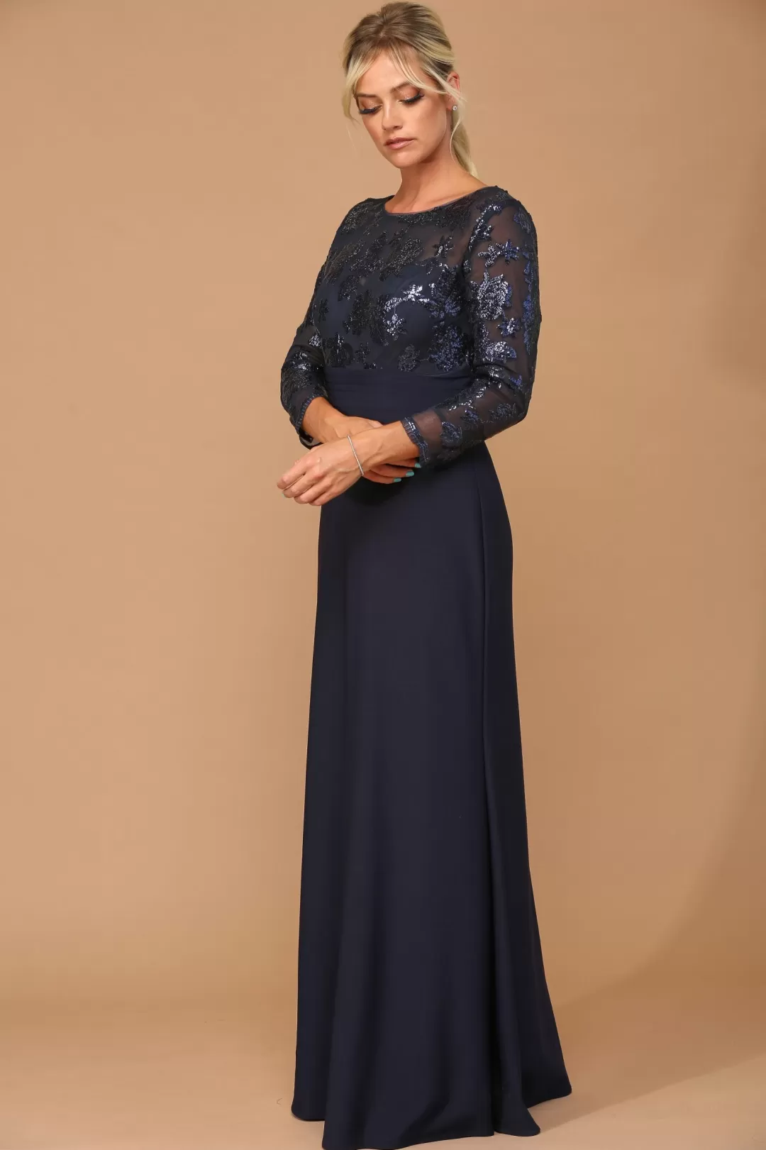 Outlet TP Kjoler Lang festkjole med ærmer og stretch Champagne,Navy,Vinrød